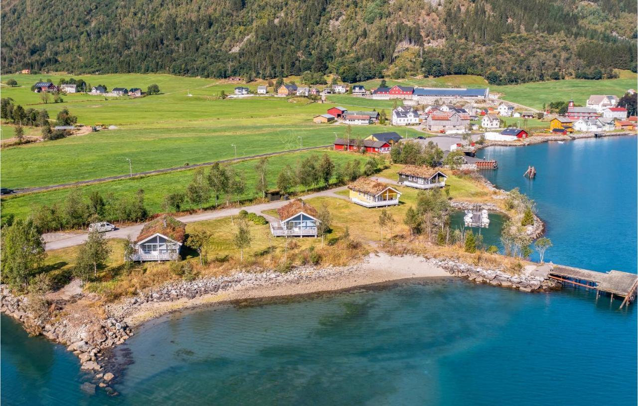 Cozy Home In Fjaerland With House A Mountain View 외부 사진
