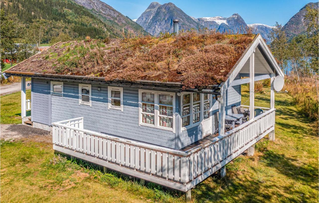Cozy Home In Fjaerland With House A Mountain View 외부 사진