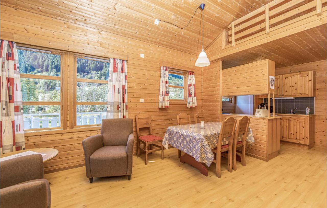 Cozy Home In Fjaerland With House A Mountain View 외부 사진