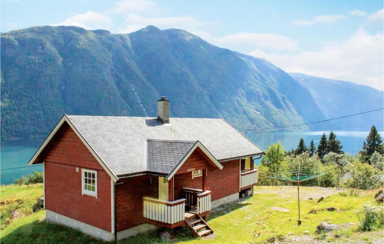 Cozy Home In Fjaerland With House A Mountain View 외부 사진